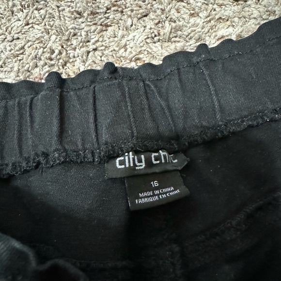 City Chic Jean Shorts - Picture 3 of 3